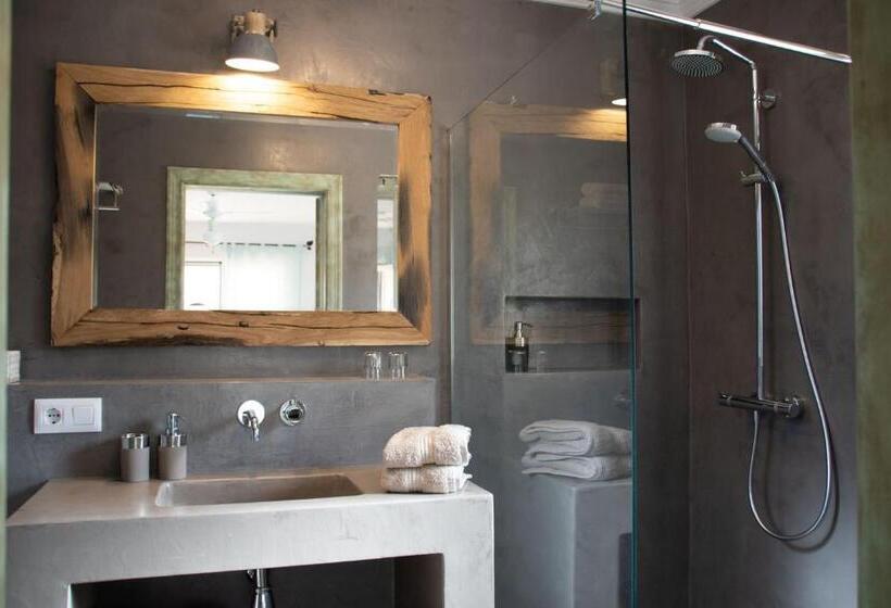 חדר דלוקס עם נוף להרים, Villa Foia Vella   Adults Only