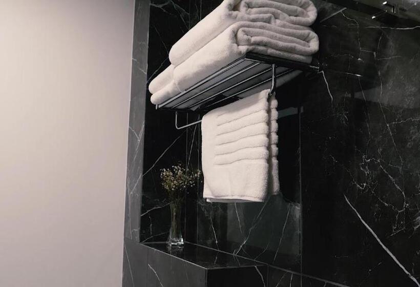 اتاق دوبلکس, Jono Kalnelis Apartments