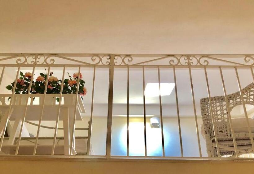 סוויטת ג'וניור דלוקס, Alessia House