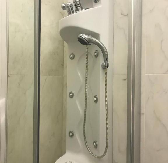 اتاق استاندارد با بالکن, Atlantic Waves Accommodation