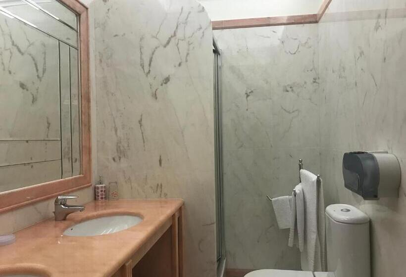 اتاق استاندارد با بالکن, Atlantic Waves Accommodation