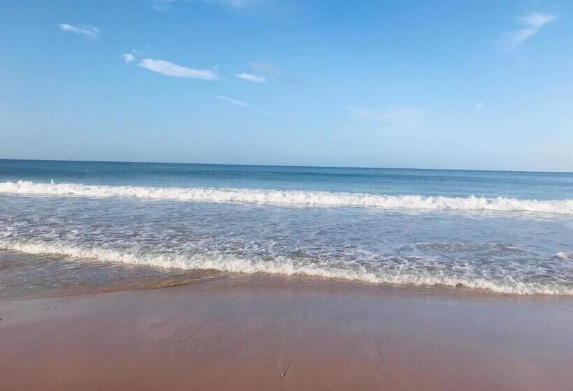 سوئیت با وان آب گرم, Atlantic Waves Accommodation