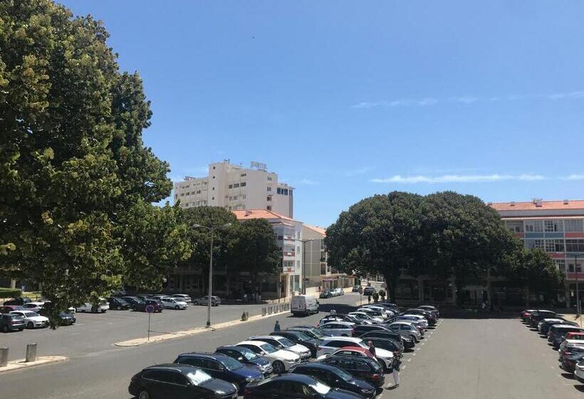 سوئیت با وان آب گرم, Atlantic Waves Accommodation