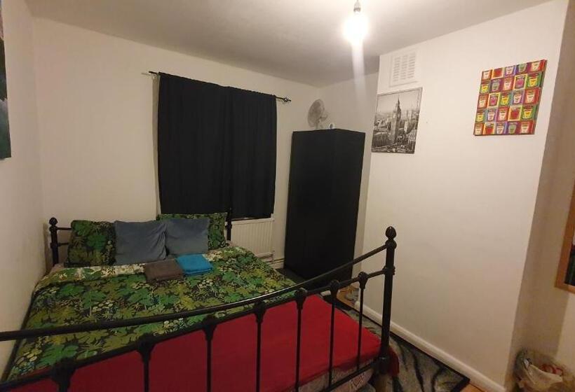 חדר סטנדרט עם מיטת קינג, Merciful King Room, In Zone 2 3