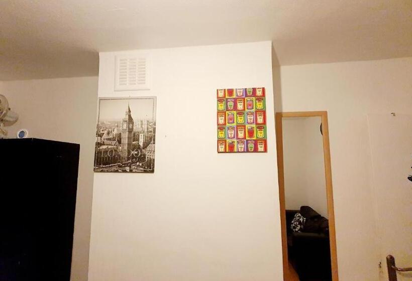 キングサイズベッドのスタンダードルーム, Merciful King Room, In Zone 2 3