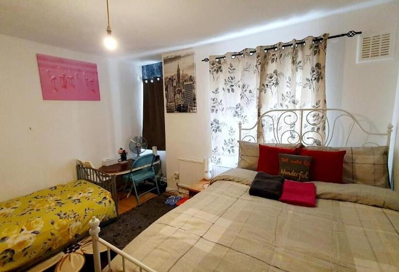 חדר סטנדרט לשלושה, Merciful King Room, In Zone 2 3