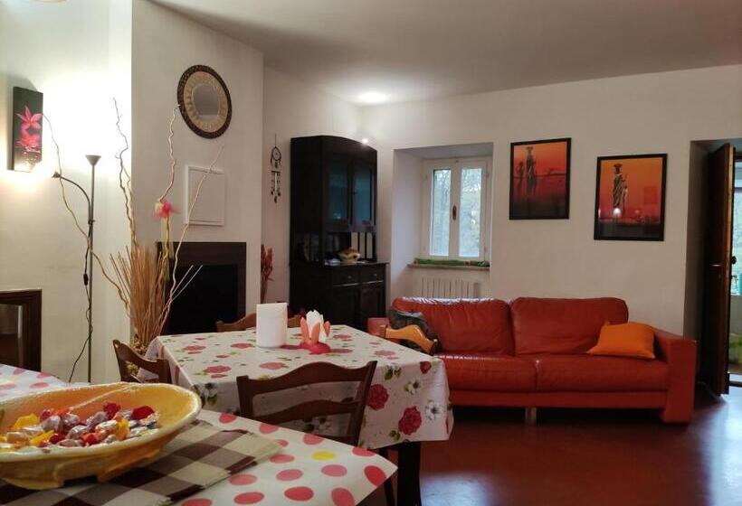 شقة غرفة واحدة مطلة على الحديقة, La Casa Di Elena