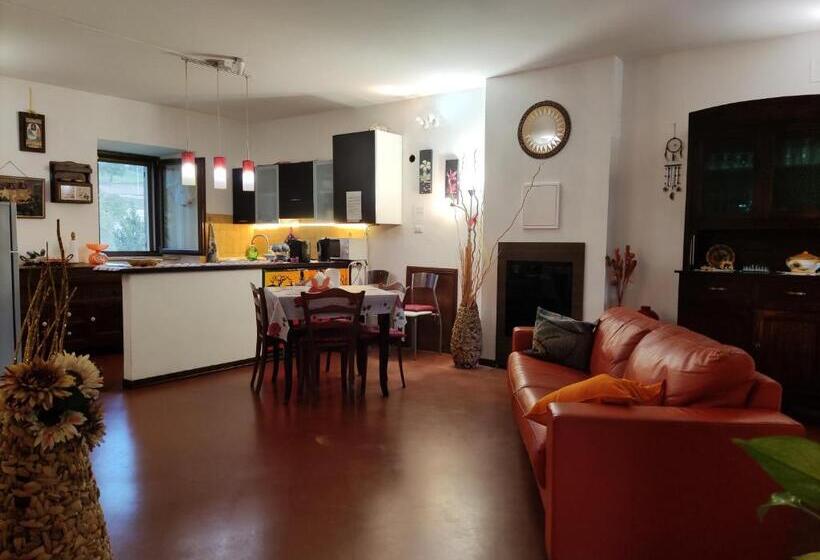 דירת חדר נוף לגינה, La Casa Di Elena