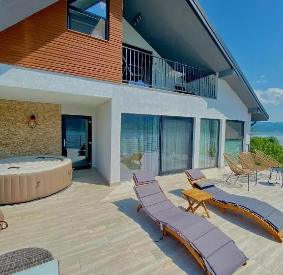 テラス付きスタンダードワンルーム, Noah River House