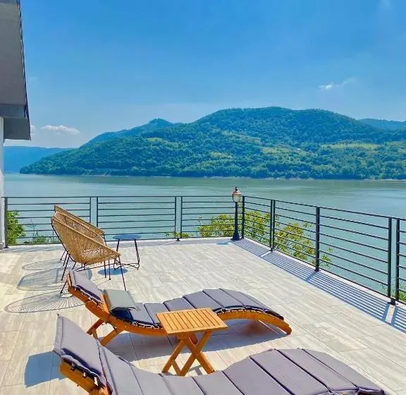 テラス付きスタンダードワンルーム, Noah River House