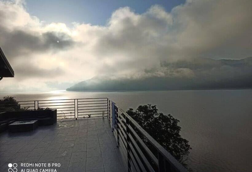 استودیو استاندارد با تراس, Noah River House