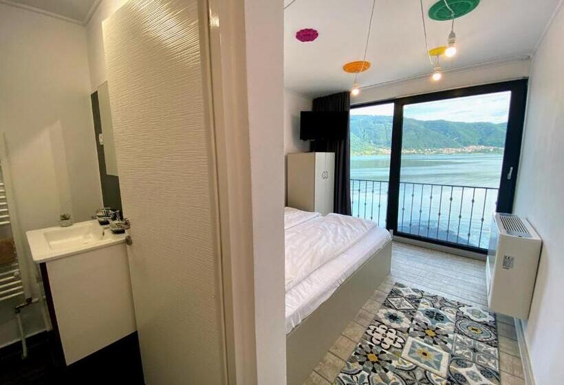 デラックスルーム, Noah River House