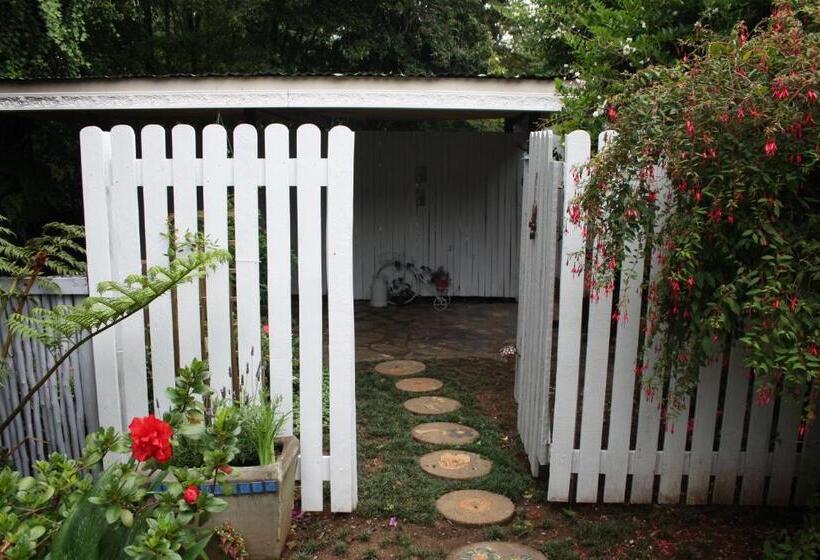 Номер Стандарт, Panda S Guest Cottages