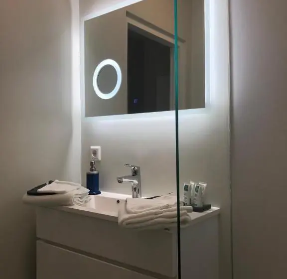 Standard room with outdoor bath, Modern Palace Emma Staete