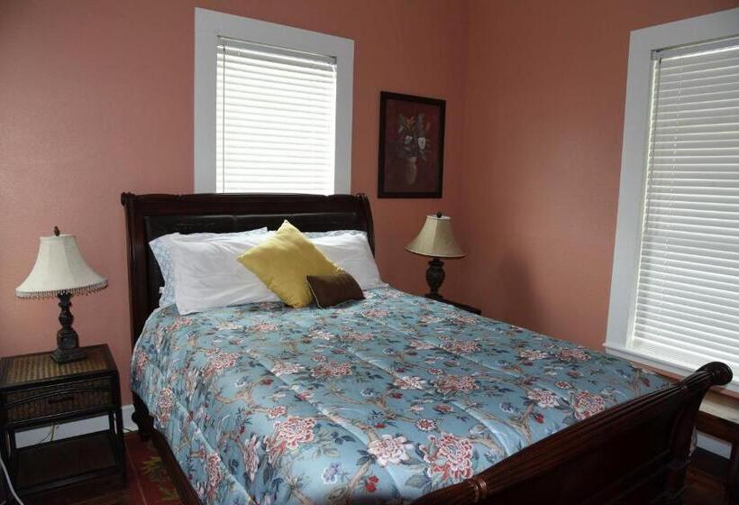 오두막, The Peaceful Pelican Llc