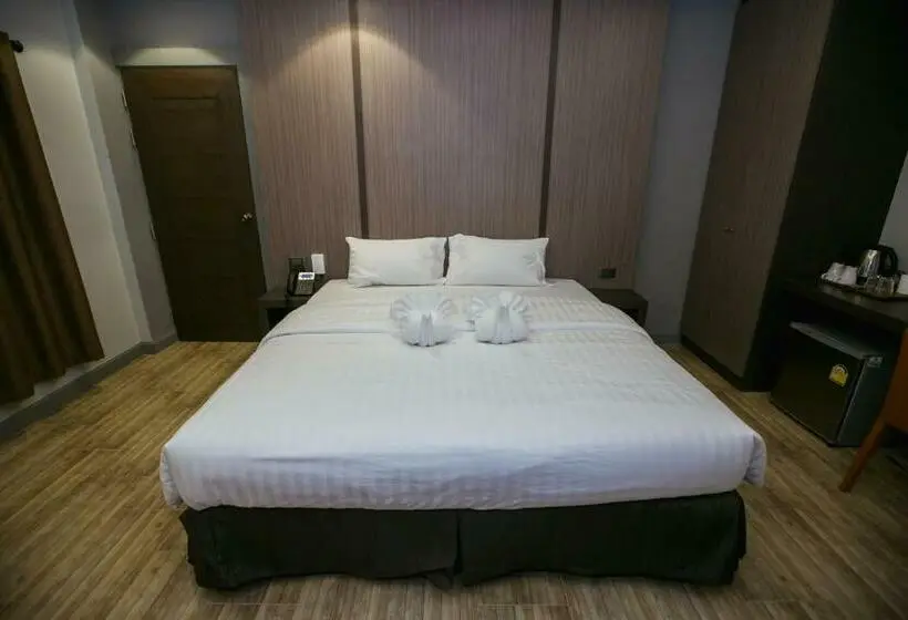 سوییت اجرایی, The Bed