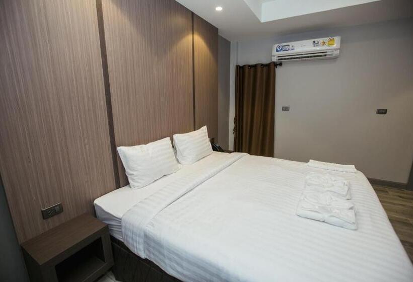 带大床的标准间, The Bed