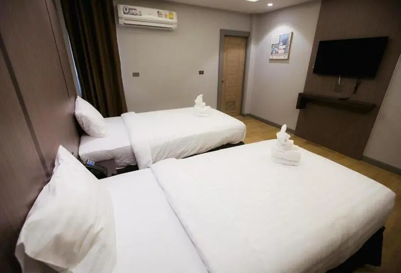 اتاق لوکس, The Bed