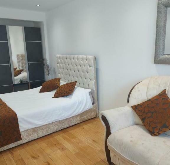 استودیوی لوکس, Apartment & Rooms In London