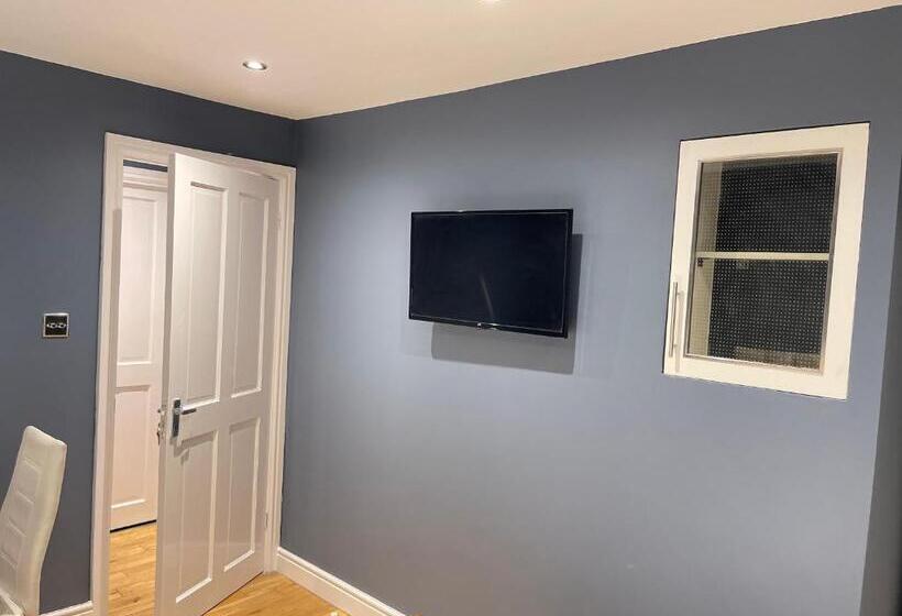 اتاق استاندارد, Apartment & Rooms In London