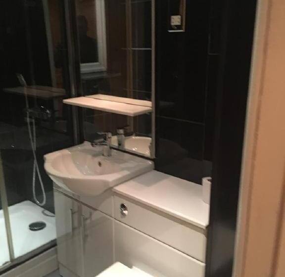 اتاق استاندارد یک تخته با سرویس بهداشتی مشترک, Apartment & Rooms In London