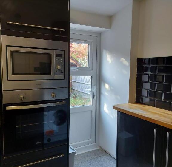 Monolocale Standard, Apartment & Rooms In London