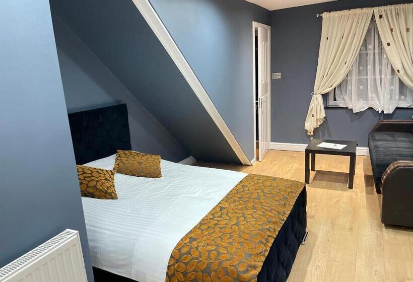 Monolocale Standard, Apartment & Rooms In London