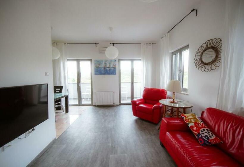 آپارتمان 1 خوابه با چشم‌انداز استخر, Villa Medusa