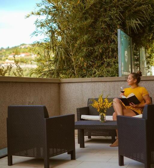 آپارتمان 1 خوابه با بالکن, Villa Medusa