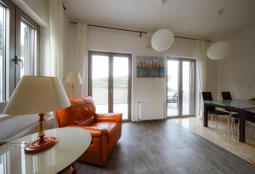 آپارتمان 1 خوابه با تراس, Villa Medusa