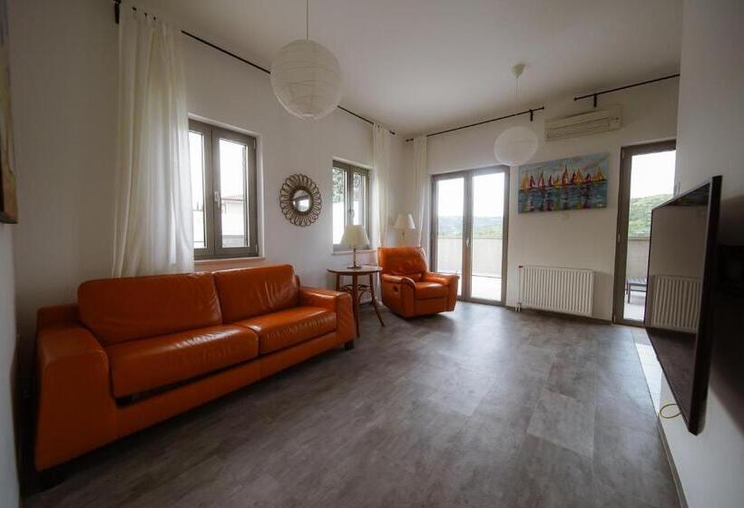 آپارتمان 1 خوابه با تراس, Villa Medusa