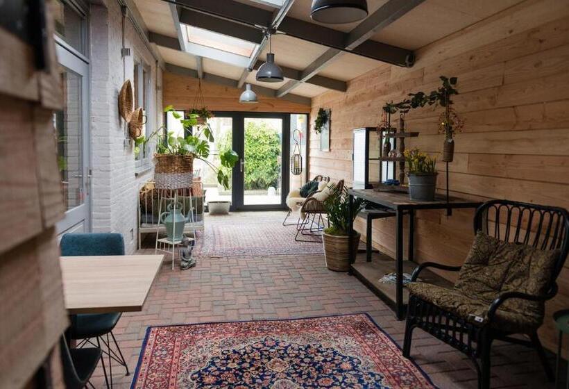 חדר סטנדרט לשלושה, B&b Bie Janssen