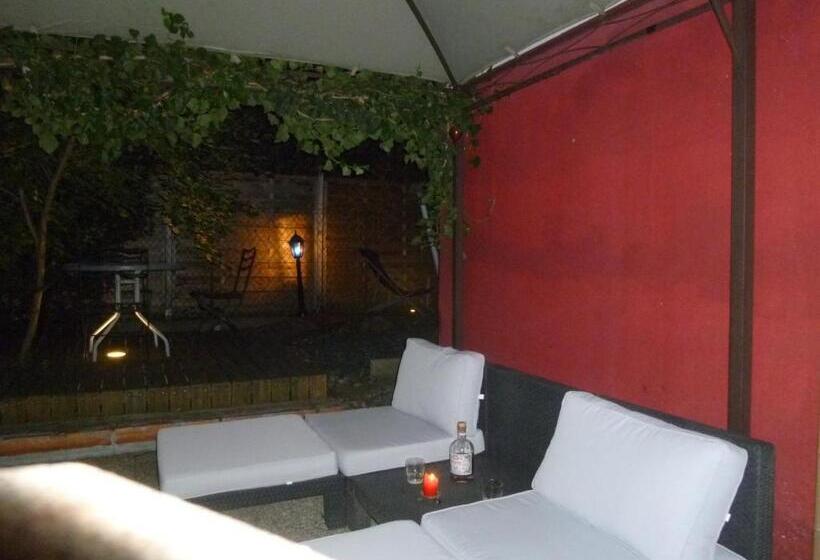 חדר סטנדרט נוף לגינה, La Malle   La Suite