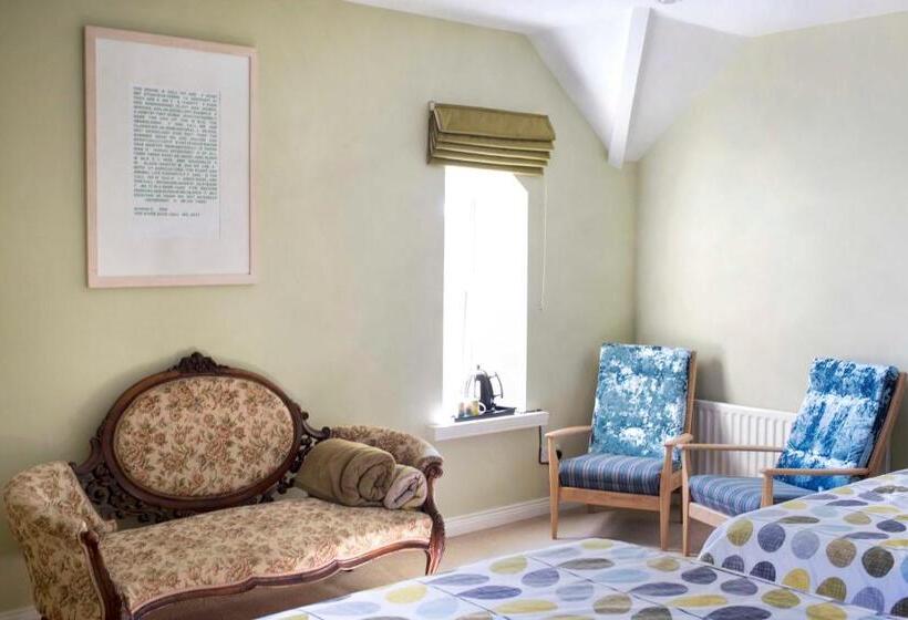 Семейный Номер, Old Schoolhouse B And B