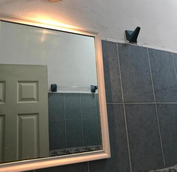 低层单卧公寓, Estudios Rehilete