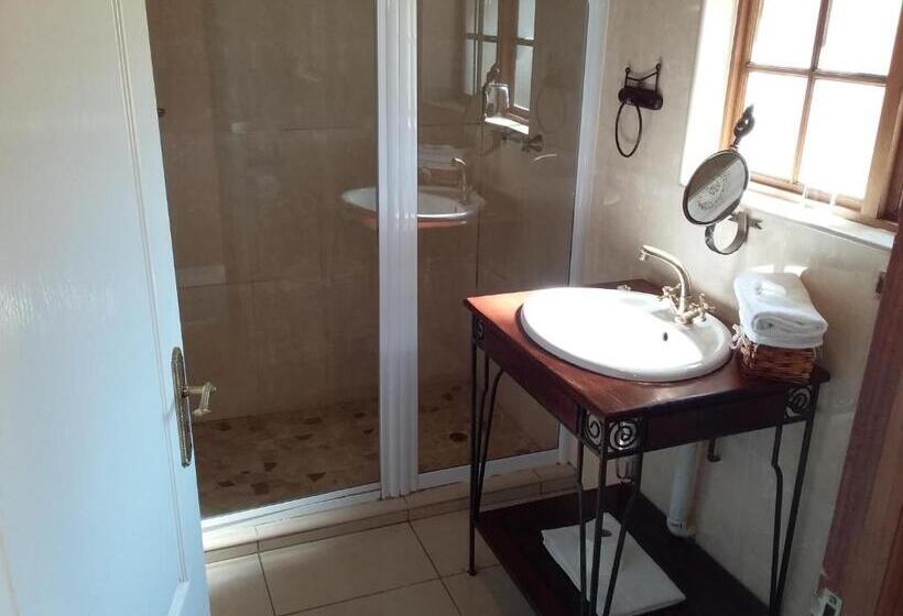 חדר סטנדרט עם מיטת קינג, Blue Haze Country Lodge