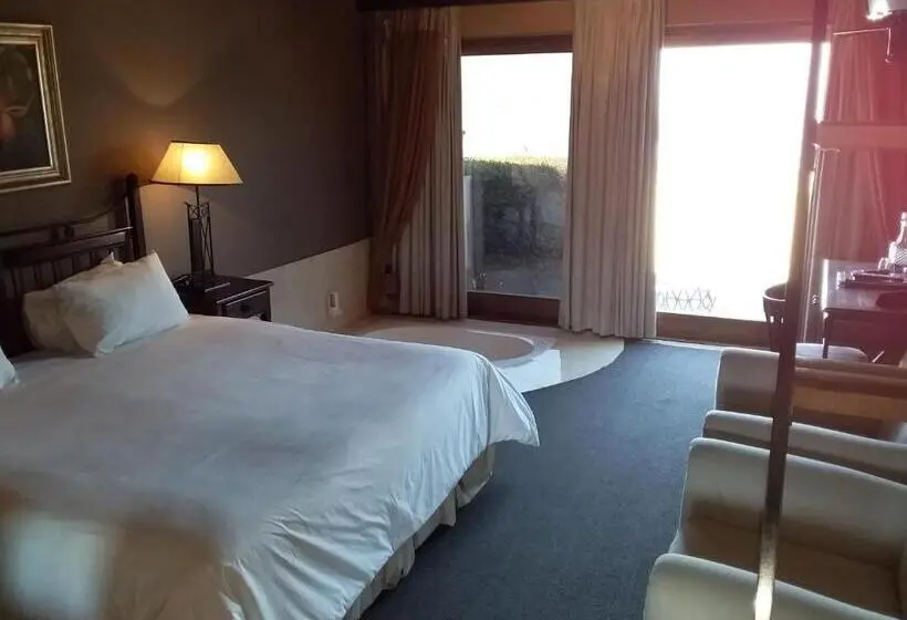キングサイズベッドのスタンダードルーム, Blue Haze Country Lodge