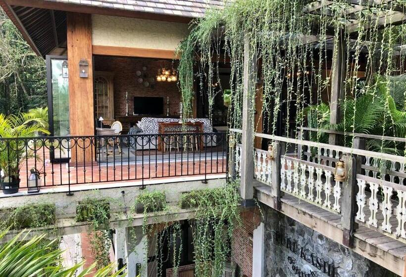 מיטת קינג בסוויטה, Puri Kasih Gottlieb