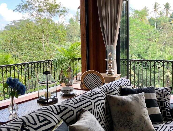 מיטת קינג בסוויטה, Puri Kasih Gottlieb