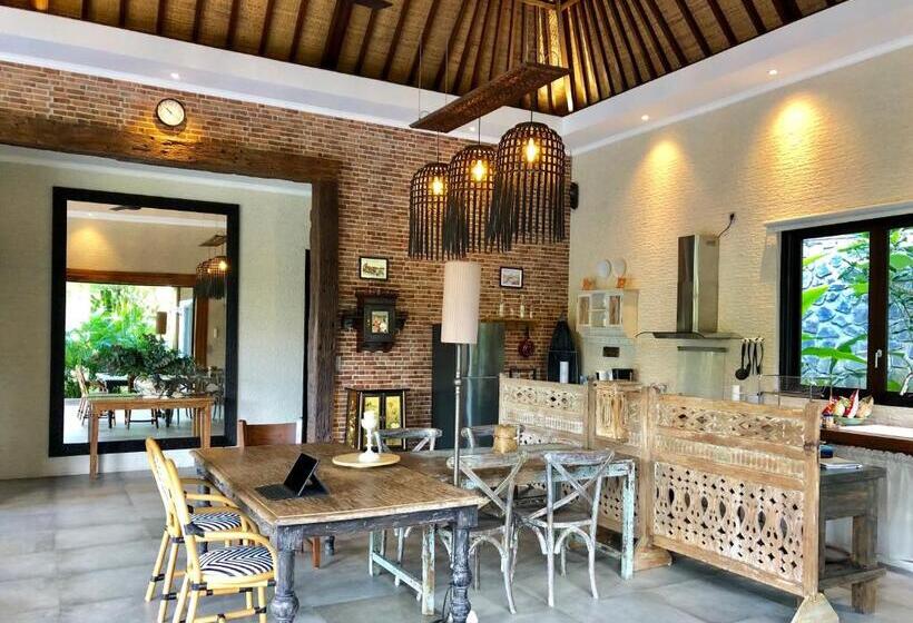 מיטת קינג בסוויטה, Puri Kasih Gottlieb