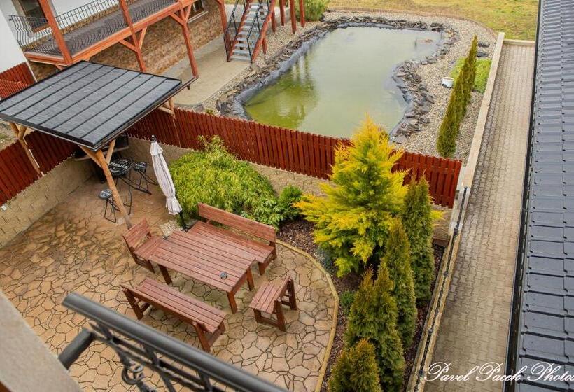 سوییت لوکس, Penzion Kera