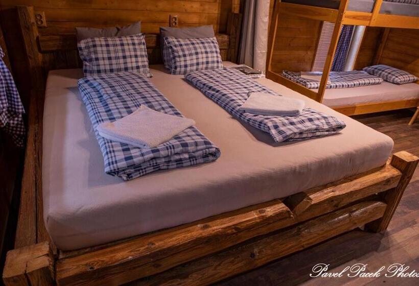 سوییت لوکس, Penzion Kera