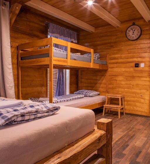 سوییت لوکس, Penzion Kera