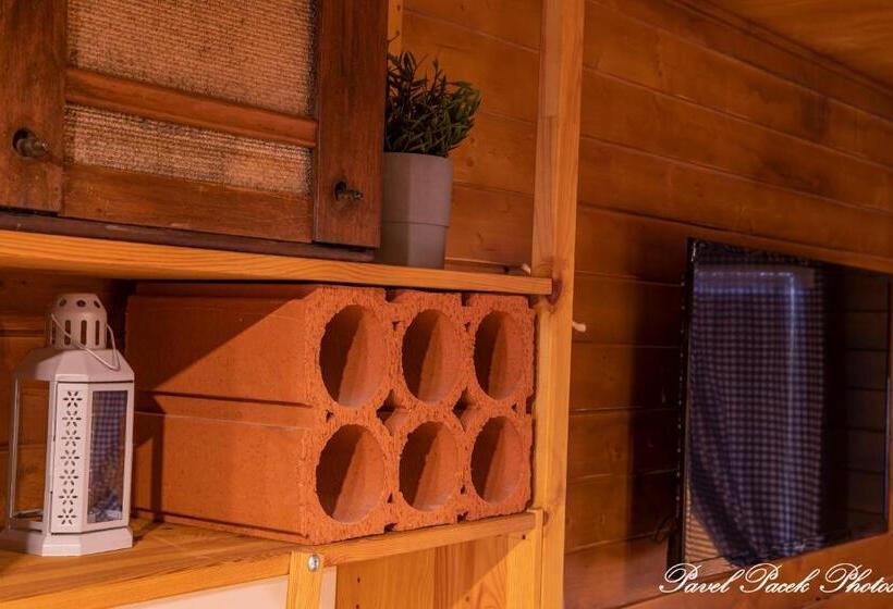 سوییت لوکس, Penzion Kera