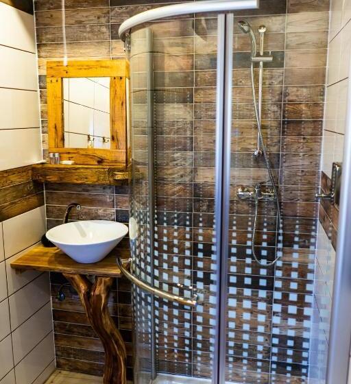 اتاق لوکس با چشم‌انداز باغ, Penzion Kera