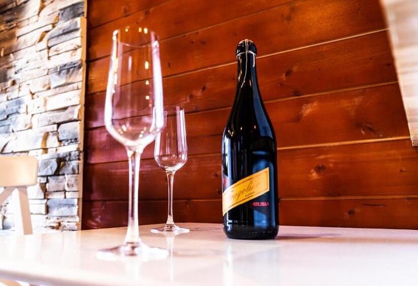 اتاق لوکس با چشم‌انداز باغ, Penzion Kera