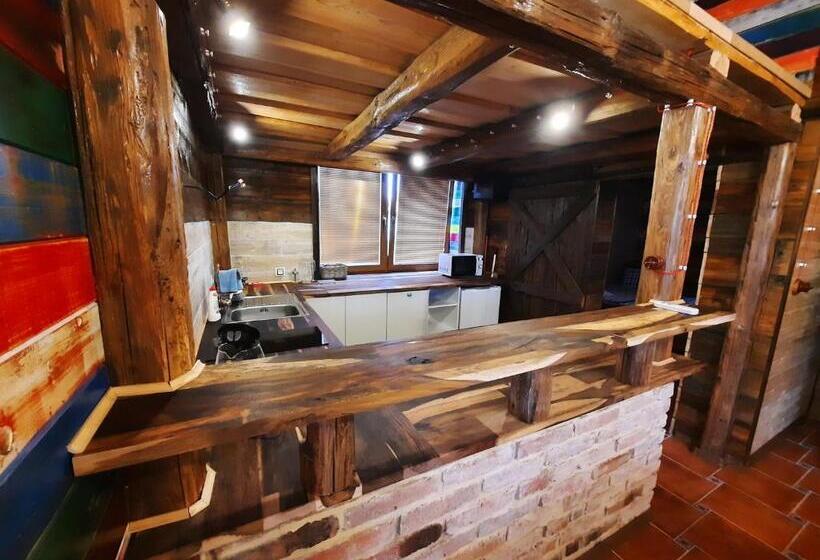 اتاق خانوادگی با چشم‌انداز باغ, Penzion Kera