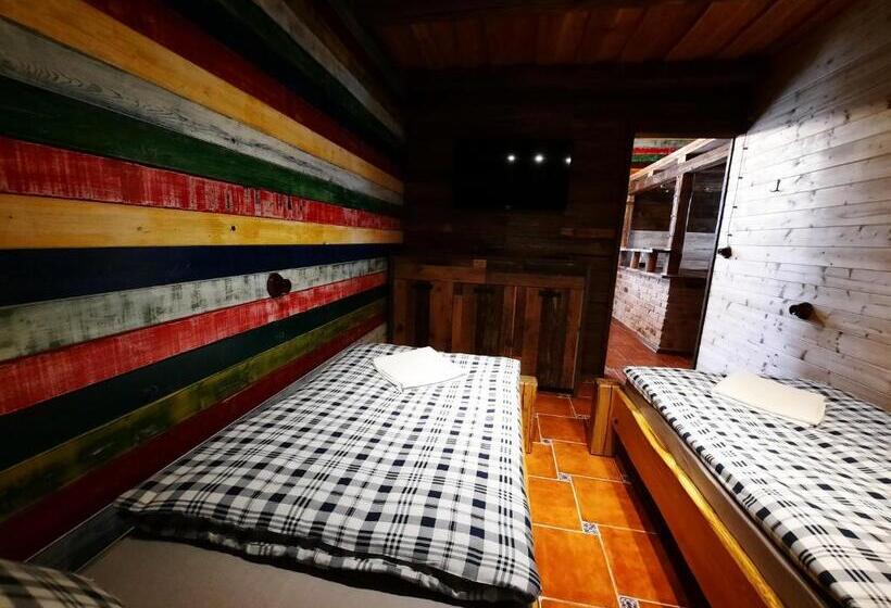 اتاق خانوادگی با چشم‌انداز باغ, Penzion Kera