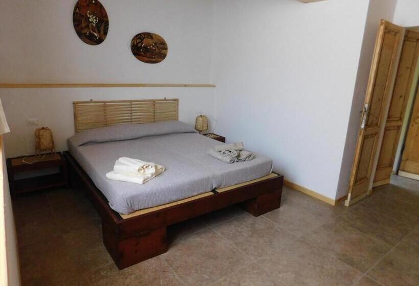 ファミリールーム, La Casa Di Paglia