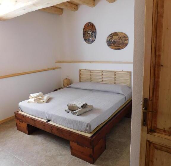 ファミリールーム, La Casa Di Paglia